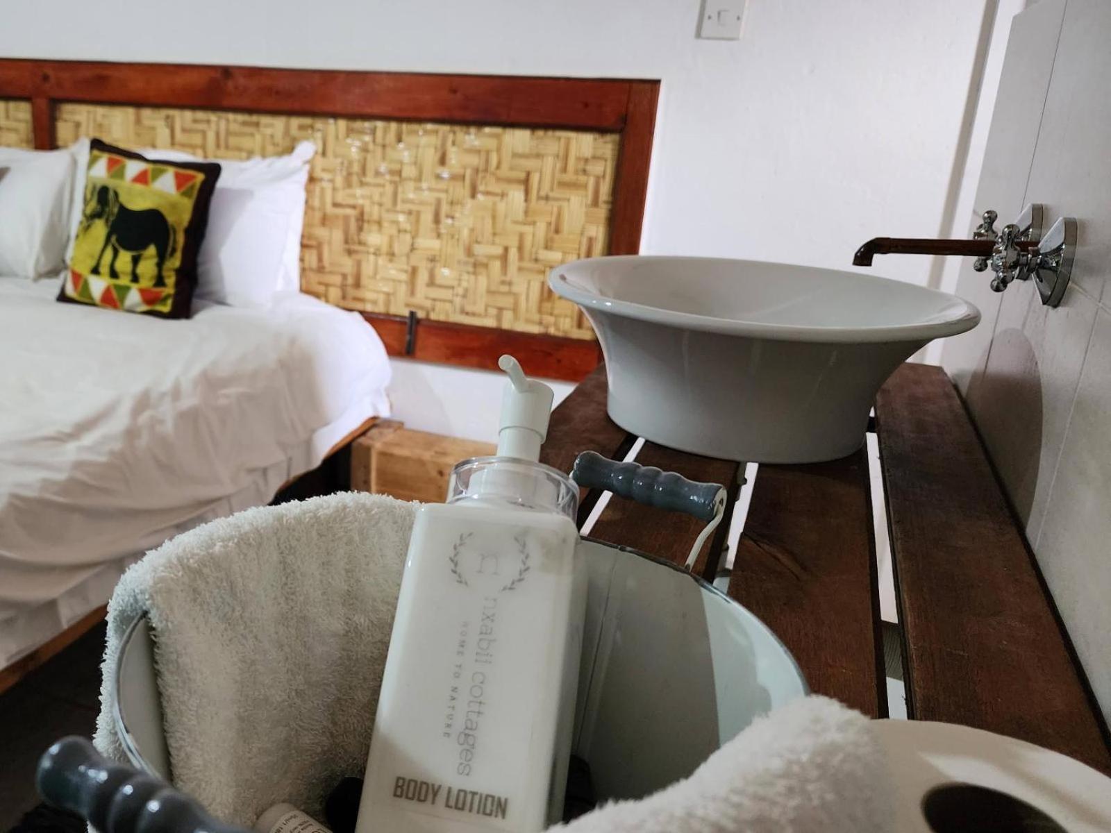 Nxabii Cottages Kasane Room photo